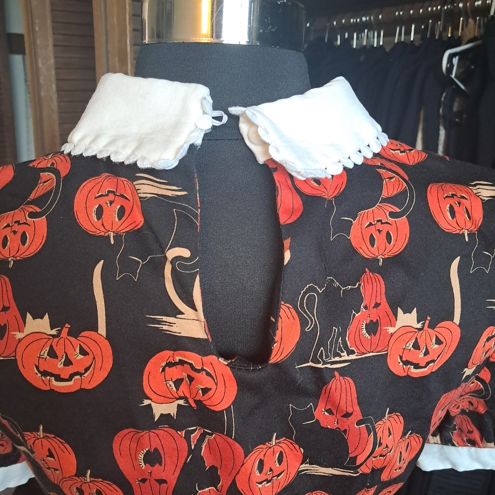 Collectif Halloween Print Dress - Picture 2 of 4